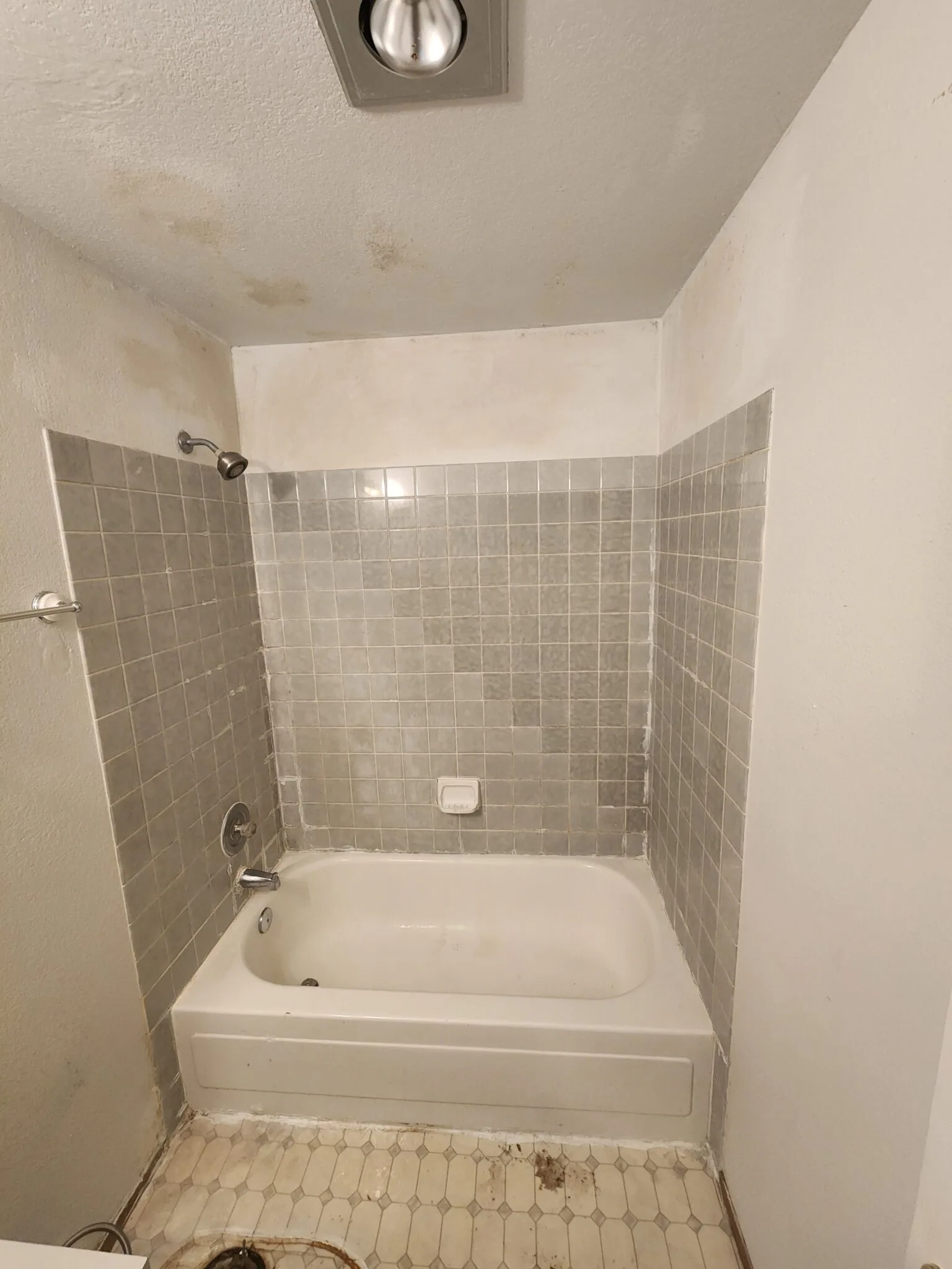 Bathroom Renovation near me Professional home remodeling and construction craftsmanship - Our Projects ( Before and After )