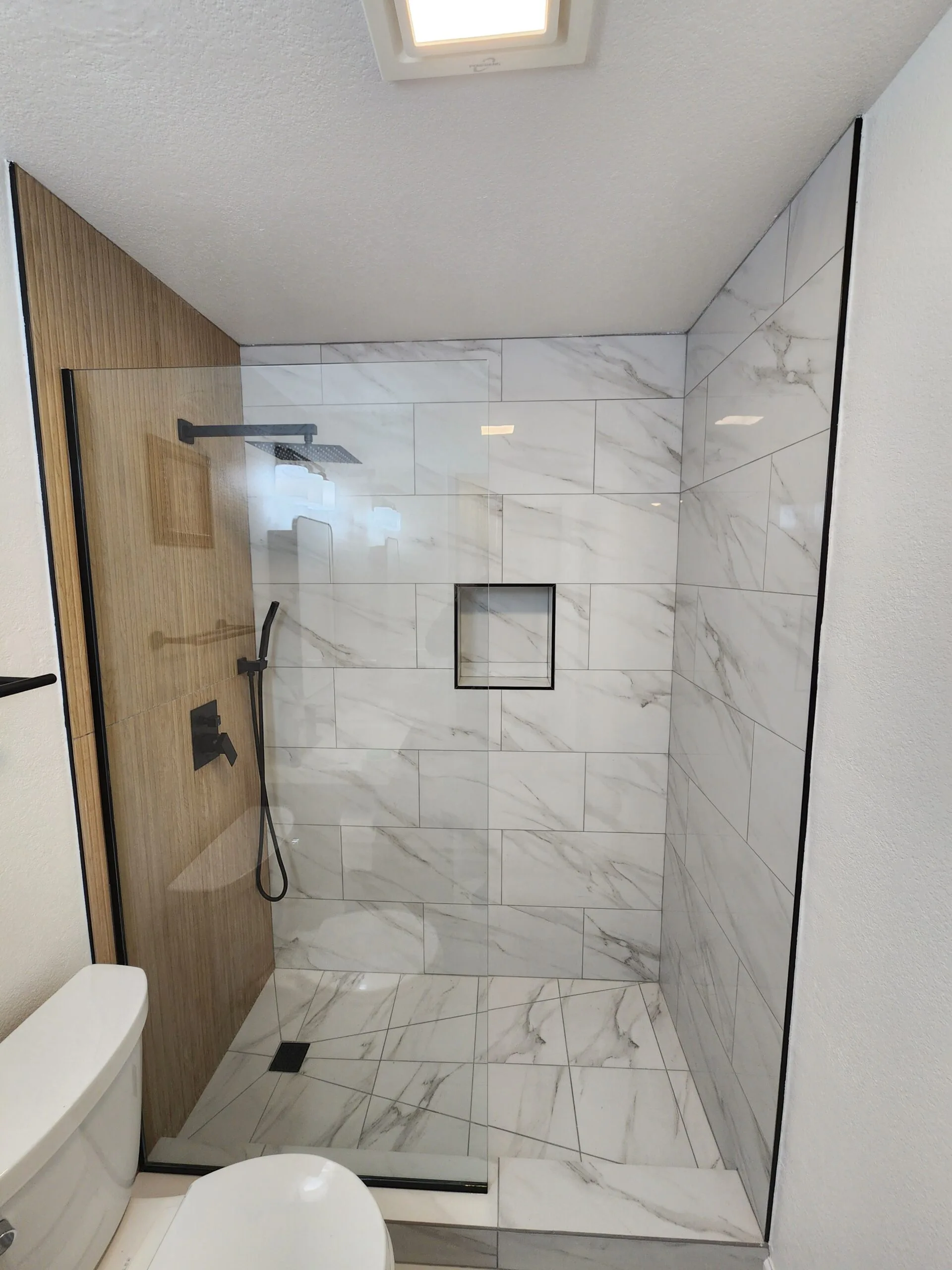 Bathroom Renovation near me Professional home remodeling and construction craftsmanship - Our Projects ( Before and After )
