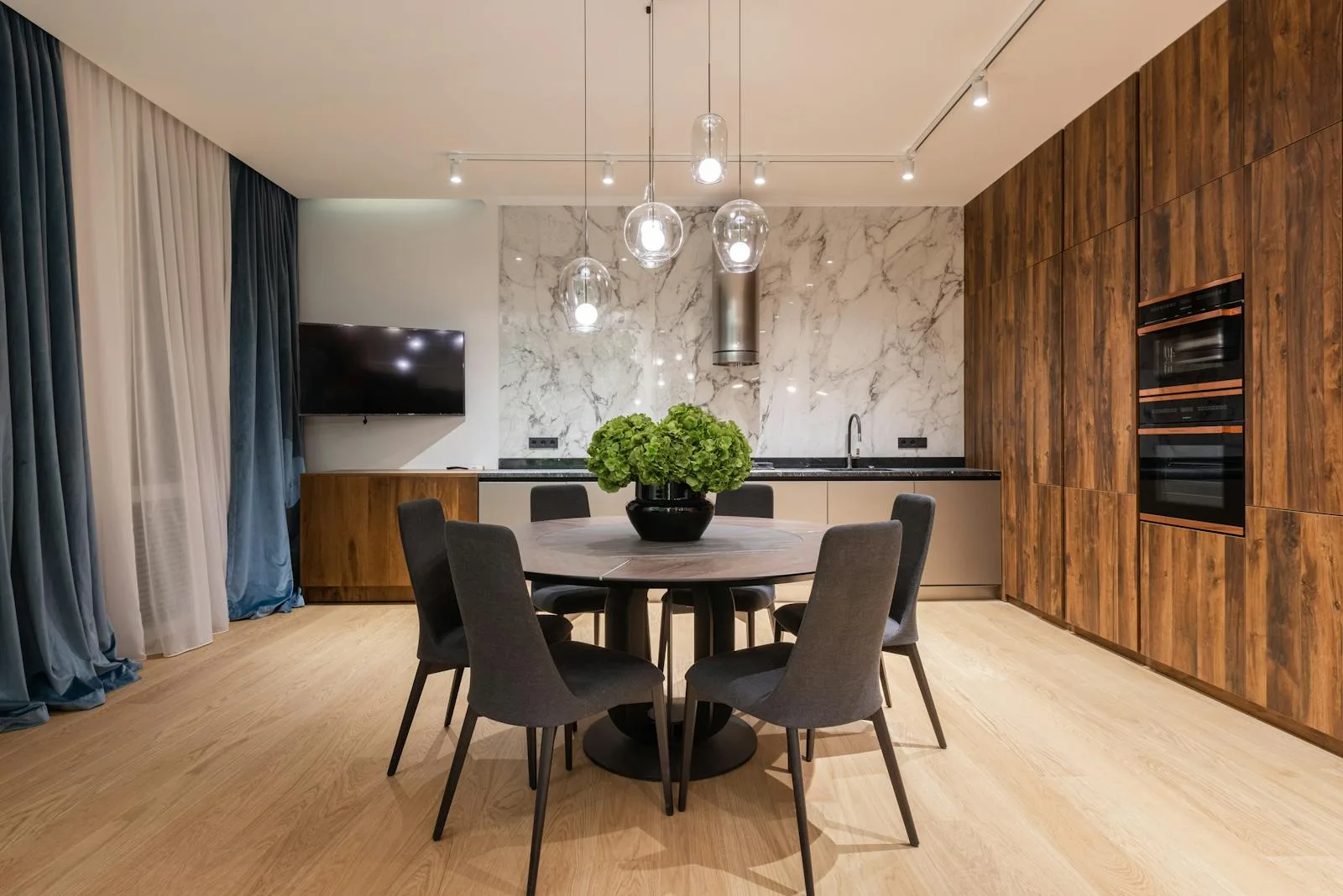 Luxury bathroom remodeling vanity and tile installation - Bathroom Remodeling in Bellevue : What Homeowners Should Know