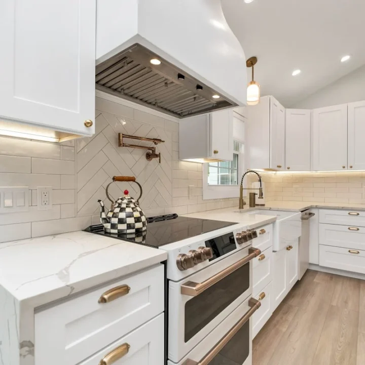 Modern kitchen remodeling design and cabinetry - Kitchen Remodeling Kirkland