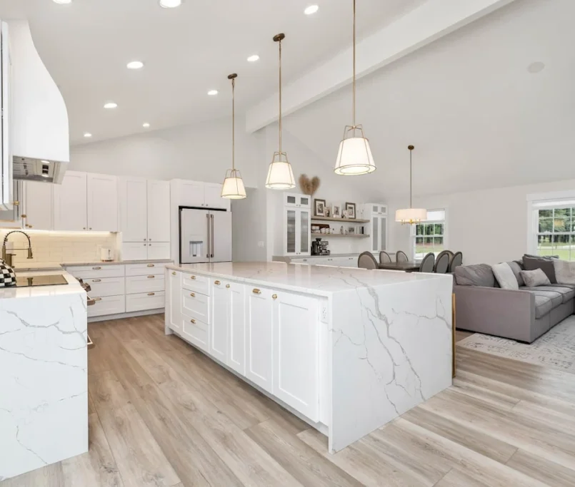 Modern kitchen remodeling design and cabinetry - Who to Hire: General Contractor vs Kitchen Designer